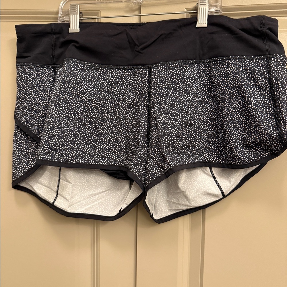 lululemon athletica Athletic Shorts Black and Grey Elastic Waistband